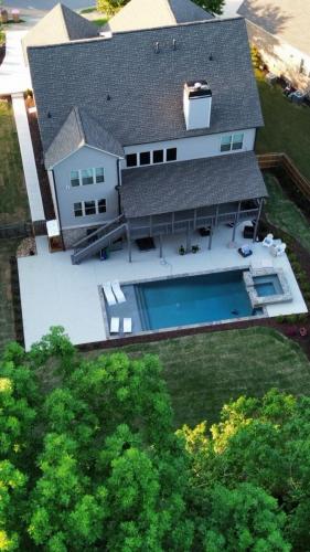 Grey Flagstone, Cool Decking, Tanning ledge, Spa, French Grey Mini Pebble